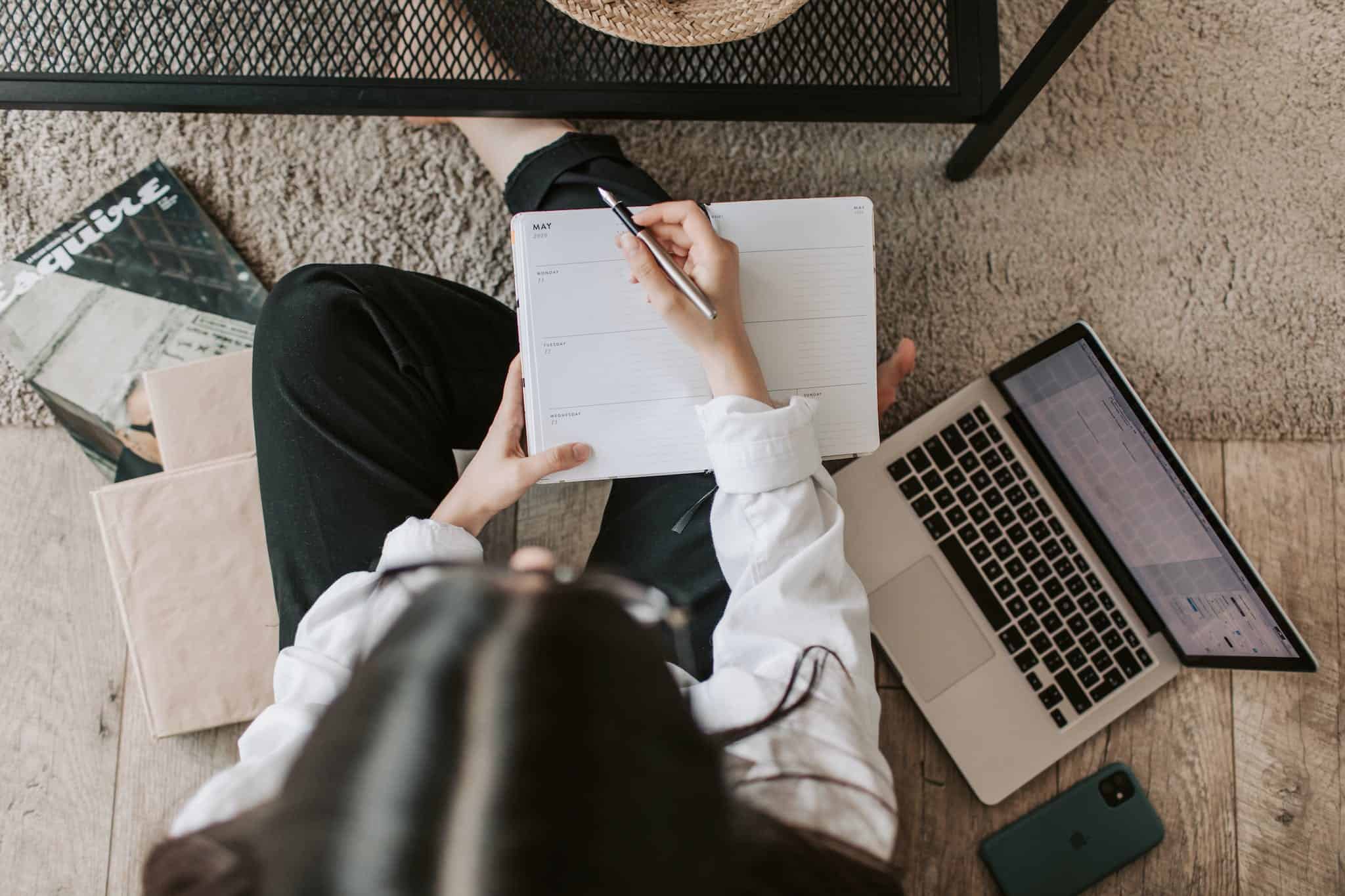 20 Remote Work Essentials + Printable Checklist [2025]